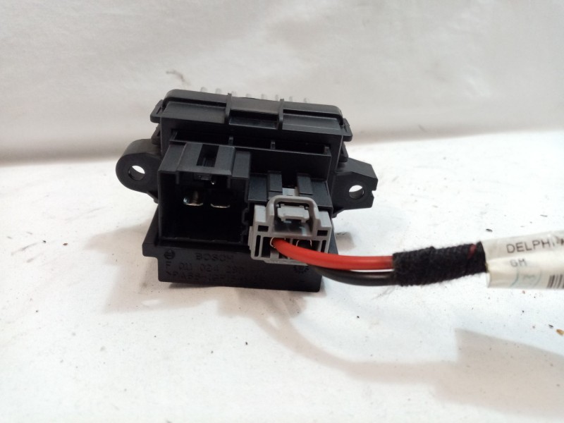 Recambio de resistencia calefaccion para opel insignia berlina referencia OEM IAM 13503201  