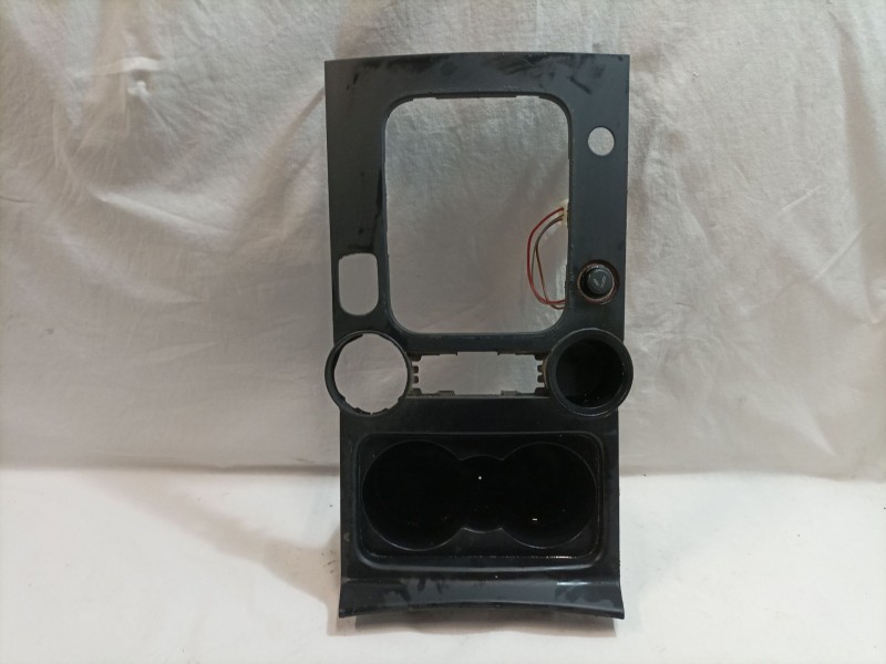 Recambio de consola central para volkswagen touareg (7la) referencia OEM IAM   