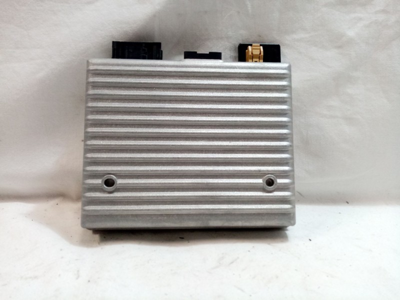 Recambio de modulo electronico para opel insignia berlina referencia OEM IAM 13353284  