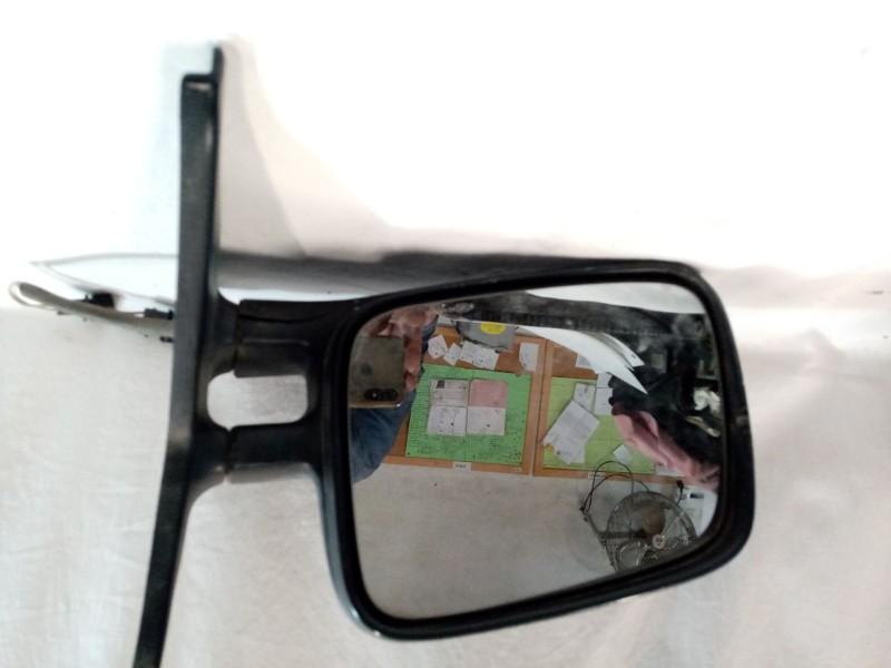 Recambio de retrovisor izquierdo para volkswagen caravelle referencia OEM IAM   