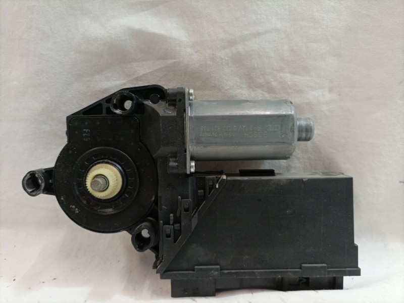 Recambio de motor elevalunas trasero izquierdo para volkswagen touareg (7la) referencia OEM IAM 7L0959795A 7L0959703 0130821765