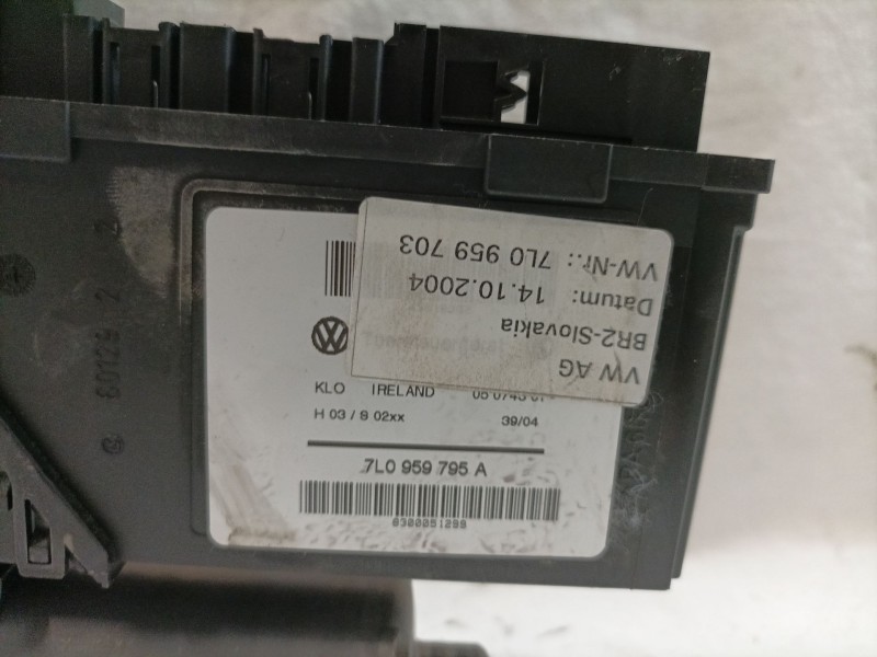 Recambio de motor elevalunas trasero izquierdo para volkswagen touareg (7la) referencia OEM IAM 7L0959795A 7L0959703 0130821765