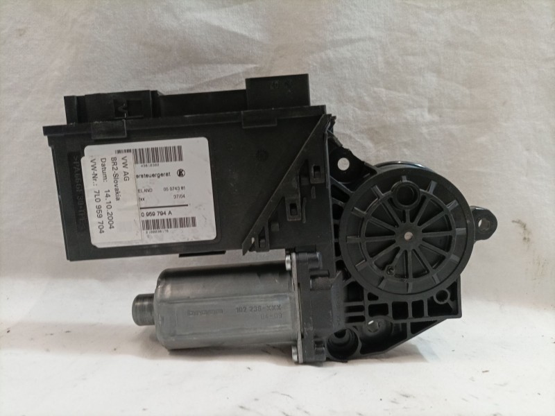 Recambio de motor elevalunas trasero derecho para volkswagen touareg (7la) referencia OEM IAM 7L0959704 7L0959794A 