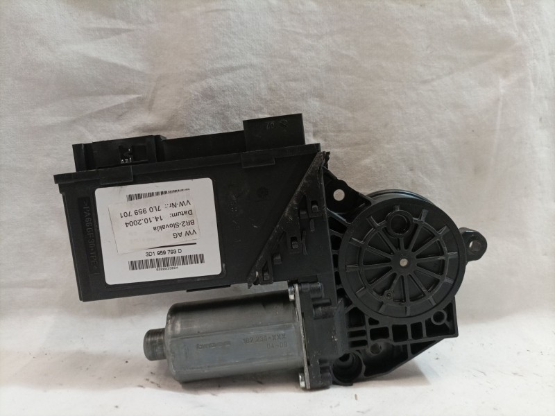 Recambio de motor elevalunas delantero izquierdo para volkswagen touareg (7la) referencia OEM IAM 7L0959701 0130821764 