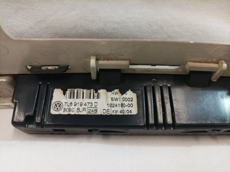 Recambio de pantalla multifuncion para volkswagen touareg (7la) referencia OEM IAM 7L6919473D  