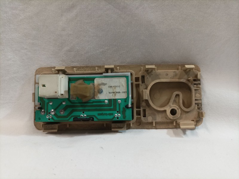 Recambio de luz interior para volkswagen touareg (7la) referencia OEM IAM 7L6947292B 7L0861688A 