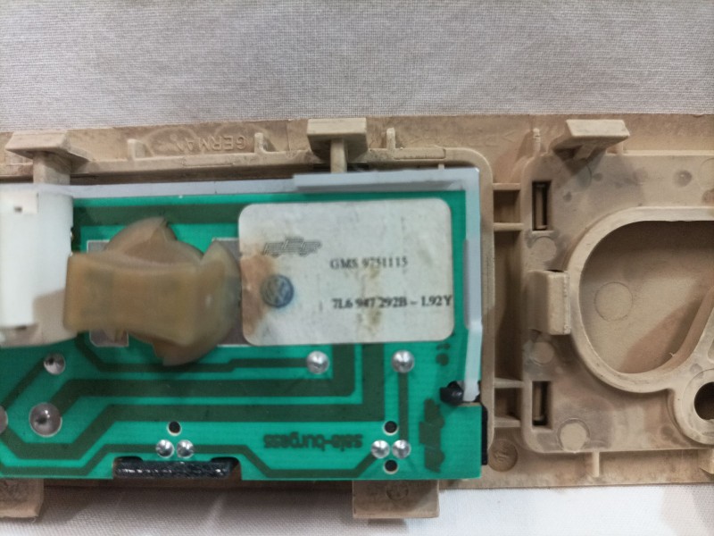 Recambio de luz interior para volkswagen touareg (7la) referencia OEM IAM 7L6947292B 7L0861688A 