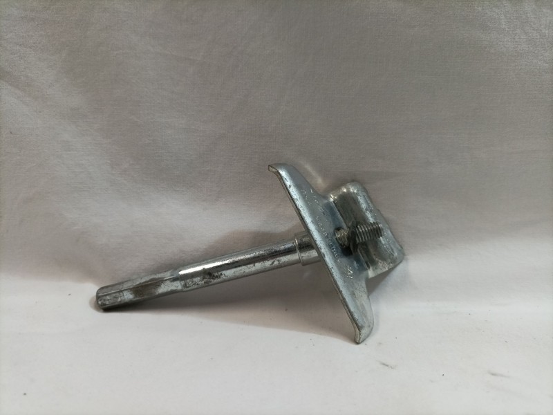 Recambio de soporte bateria para volkswagen touareg (7la) referencia OEM IAM 7L0915138C  