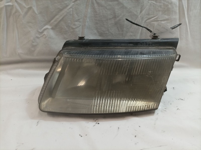 Recambio de faro izquierdo para volkswagen passat berlina (3b2) básico referencia OEM IAM 3B0941017R  