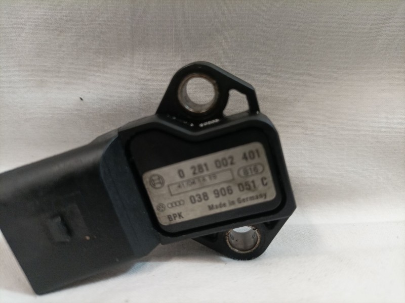 Recambio de sensor presion para volkswagen touareg (7la) referencia OEM IAM 038906051C 0281002401 