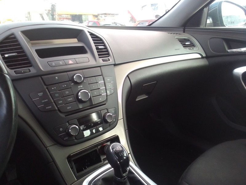 opel insignia berlina del año 2008