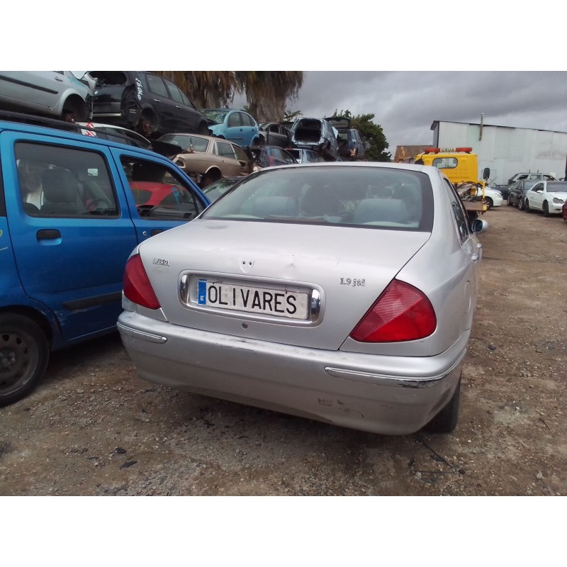 lancia lybra berlina del año 1999