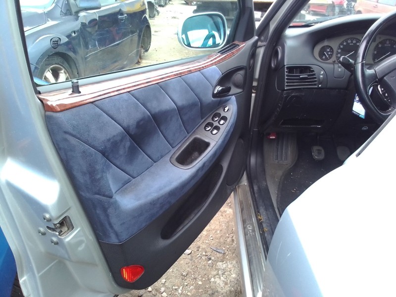 lancia lybra berlina del año 1999