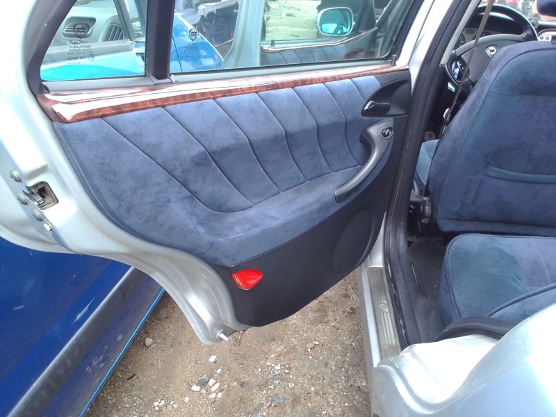 lancia lybra berlina del año 1999