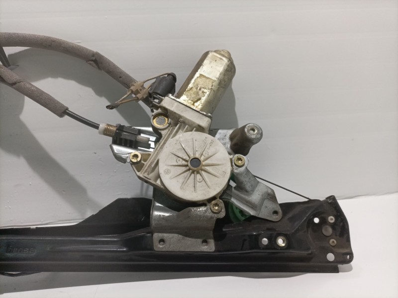 Recambio de elevalunas delantero derecho para ford focus berlina (cak) trend referencia OEM IAM XS4123200 XS4123200 