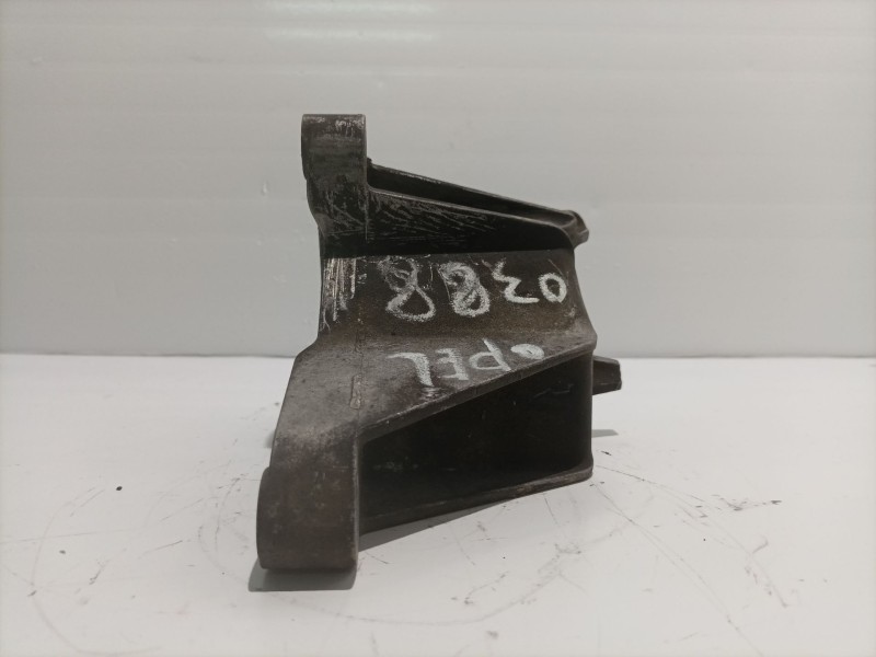 Recambio de soporte cambio para opel insignia berlina 2.0 cdti cat referencia OEM IAM 13228288  