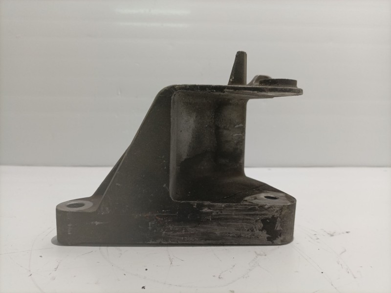 Recambio de soporte cambio para opel insignia berlina 2.0 cdti cat referencia OEM IAM 13228288  