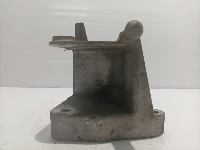 Recambio de soporte cambio para opel insignia berlina 2.0 cdti cat referencia OEM IAM 13228288  