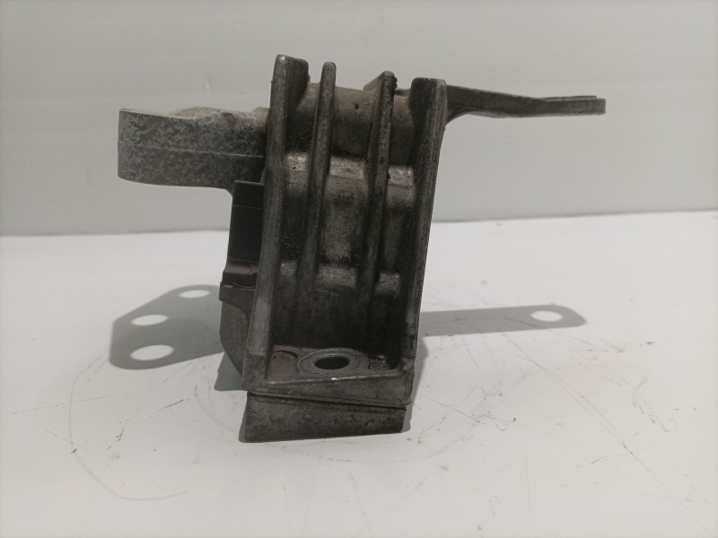 Recambio de soporte motor para opel insignia berlina cosmo referencia OEM IAM 13227717 13227717 624225