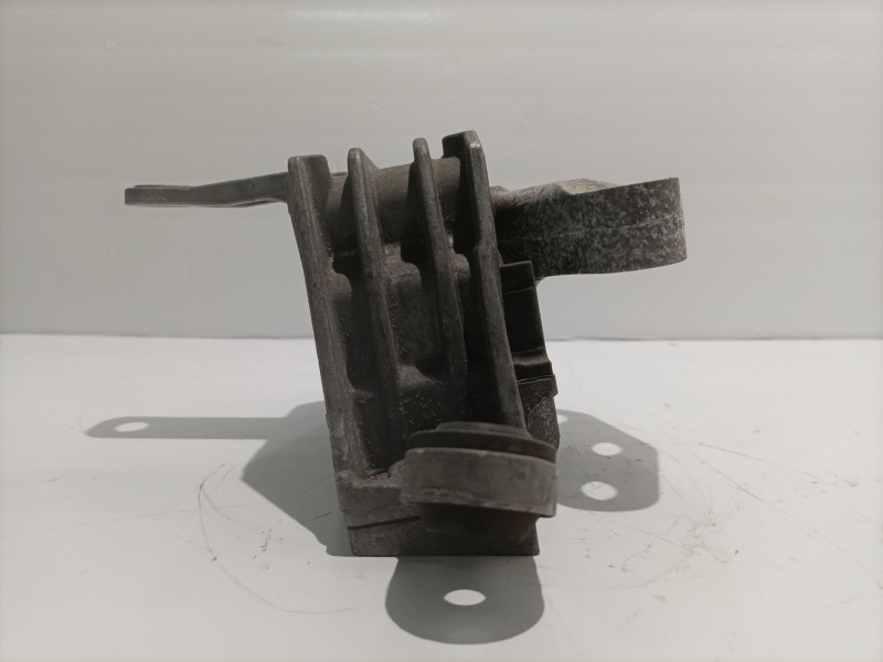 Recambio de soporte motor para opel insignia berlina cosmo referencia OEM IAM 13227717 13227717 624225