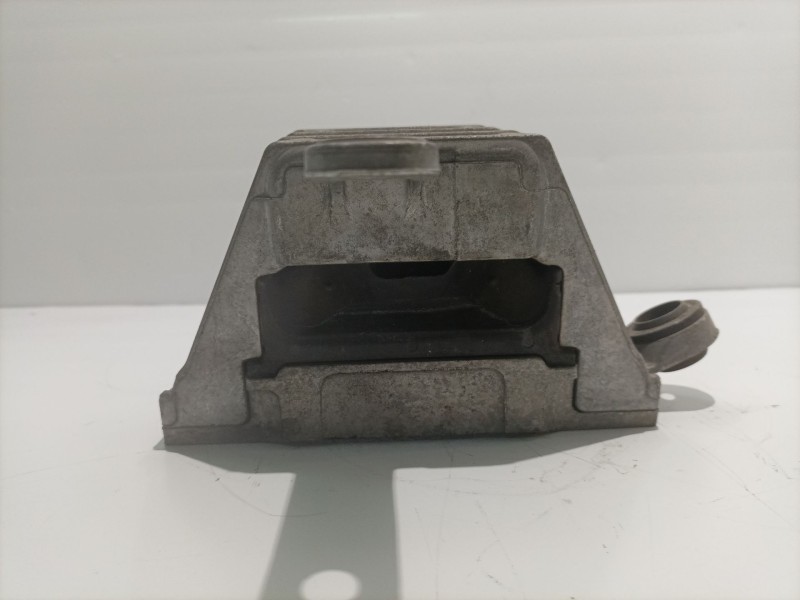 Recambio de soporte motor para opel insignia berlina cosmo referencia OEM IAM 13227717 13227717 624225