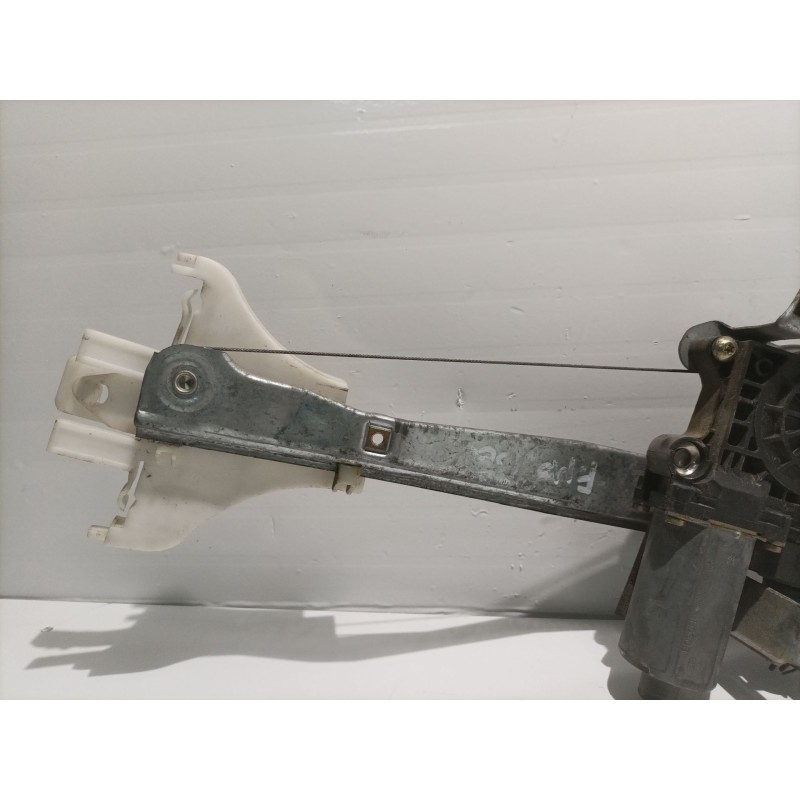 Recambio de elevalunas trasero izquierdo para ford mondeo berlina (ge) trend referencia OEM IAM 1320875  