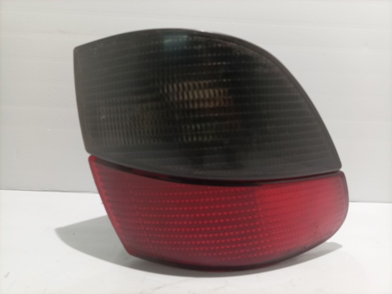 Recambio de piloto trasero izquierdo para peugeot 406 berlina (s1/s2) 2.0 hdi referencia OEM IAM   