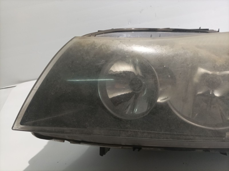 Recambio de faro izquierdo para bmw serie 3 touring (e91) 320d referencia OEM IAM 63116942  
