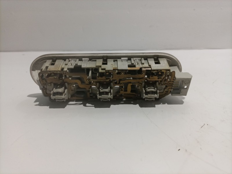 Recambio de luz interior para renault scenic ii 1.5 dci diesel referencia OEM IAM 1079525  