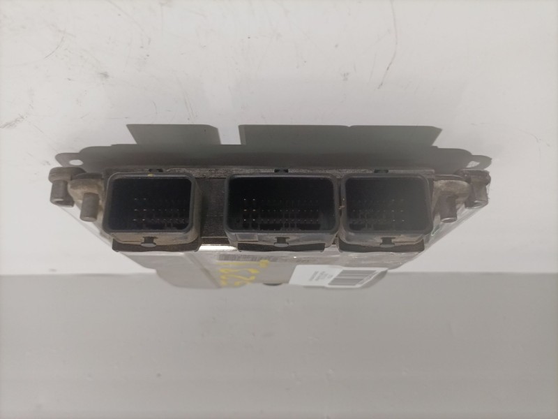 Recambio de centralita motor uce para peugeot 206 berlina referencia OEM IAM 0281011525 9658373080 9658373080