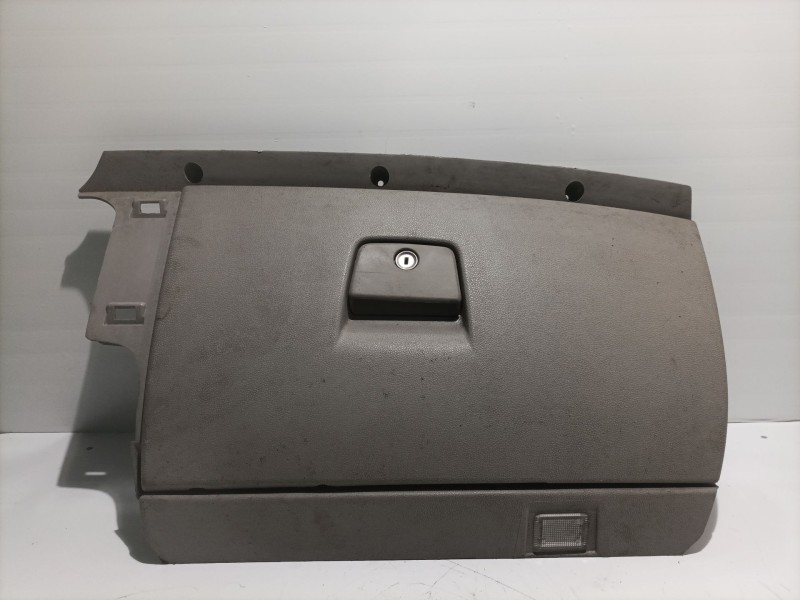 Recambio de guantera para volvo v40 familiar 1.6 referencia OEM IAM 39888614  
