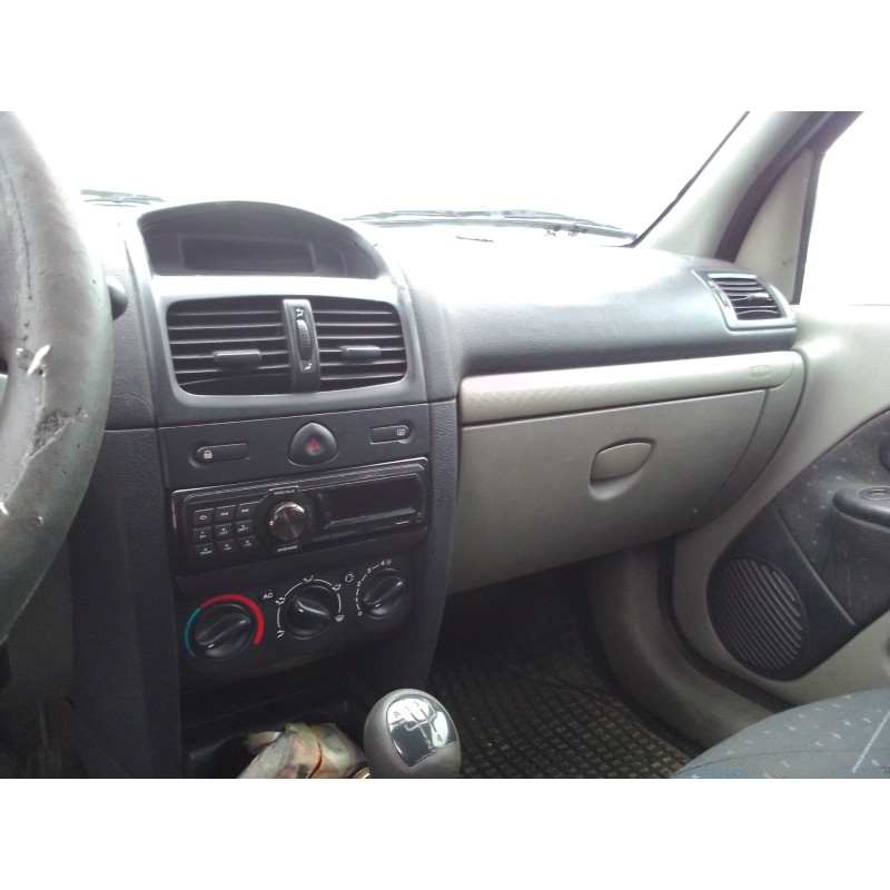renault clio ii del año 2001