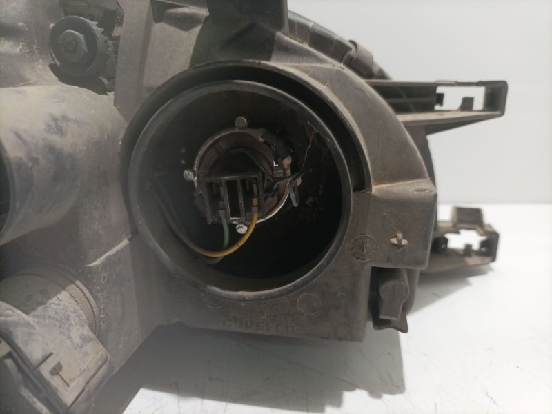 Recambio de faro izquierdo para toyota avensis berlina (t 22) 1.6 16v referencia OEM IAM 8117005194  