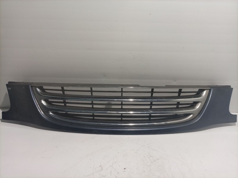 Recambio de rejilla delantera para toyota avensis berlina (t 22) 1.6 16v referencia OEM IAM 5311105030  