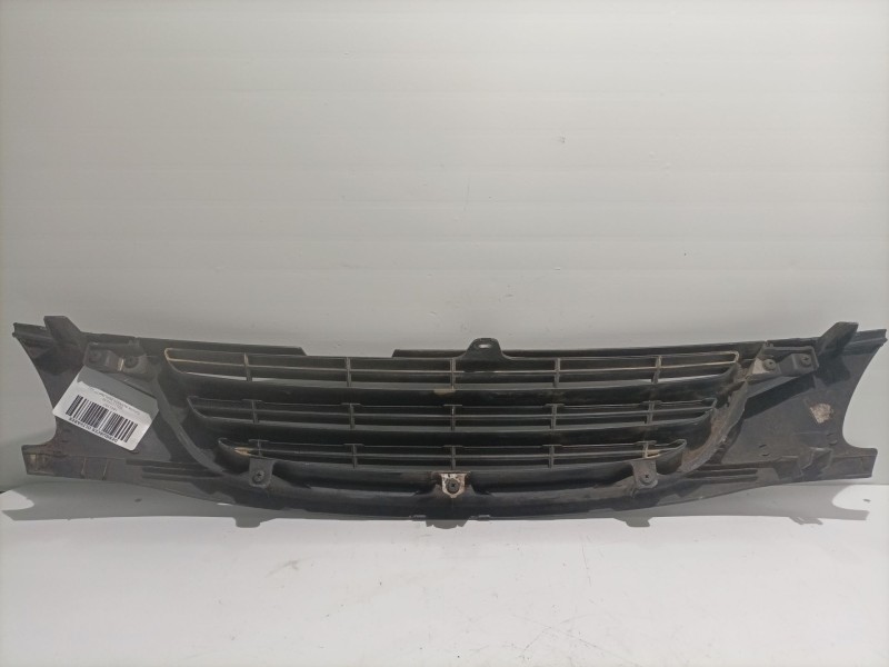 Recambio de rejilla delantera para toyota avensis berlina (t 22) 1.6 16v referencia OEM IAM 5311105030  