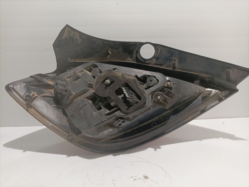 Recambio de piloto trasero derecho para opel astra h berlina enjoy referencia OEM IAM 159728 2357485 