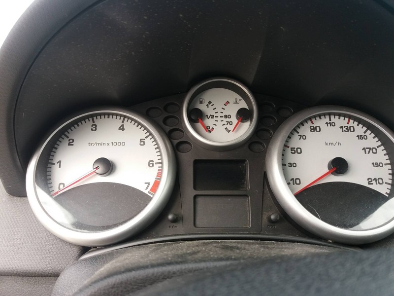 peugeot 207    |   0.06 - ... | 2006 del año 2006