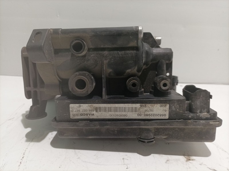 Recambio de bomba suspension para citroen c4 picasso referencia OEM IAM 9682022980  