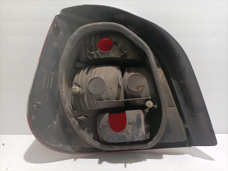 Recambio de piloto trasero derecho para renault scenic referencia OEM IAM 507046  