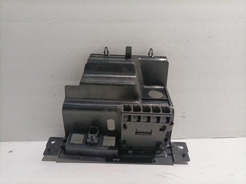 Recambio de moldura para peugeot 207 referencia OEM IAM 9685804377 FR56713502 