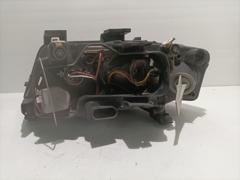 Recambio de faro derecho para audi a6 berlina (4b2) 2.5 tdi quattro referencia OEM IAM 02873083  