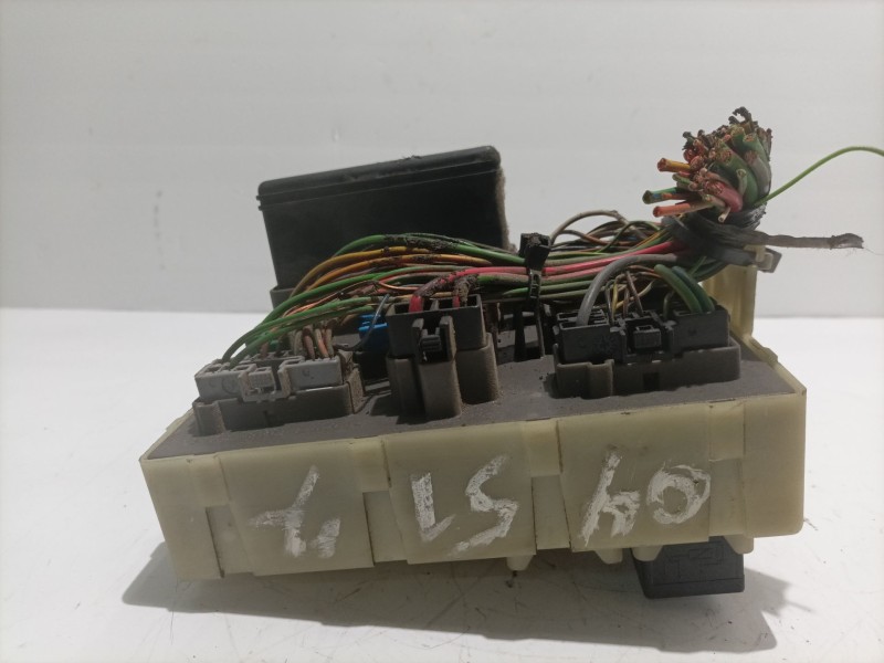 Recambio de caja reles / fusibles para ford focus berlina (cak) ambiente referencia OEM IAM 98AG14A073CG.  