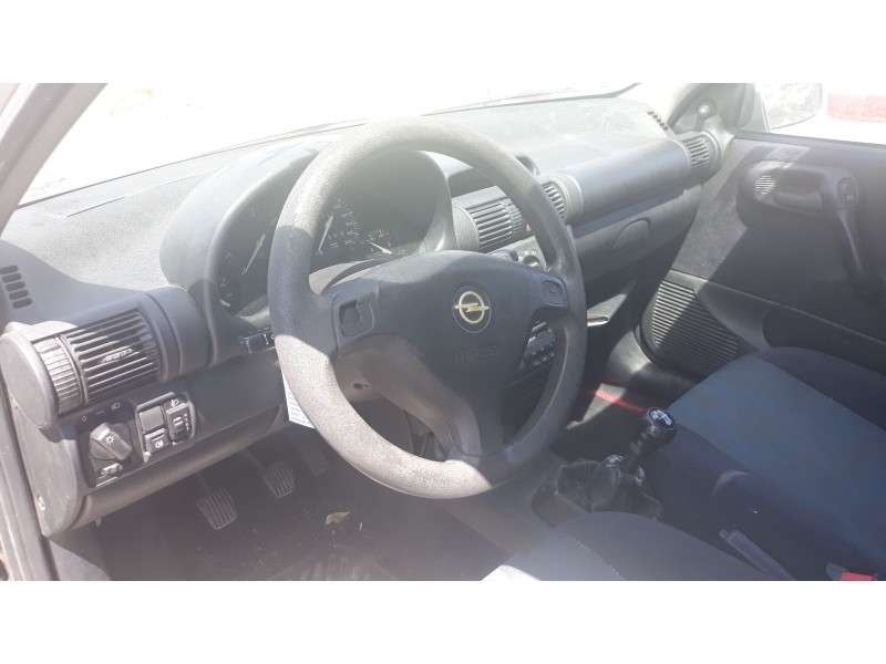 opel corsa b del año 1996