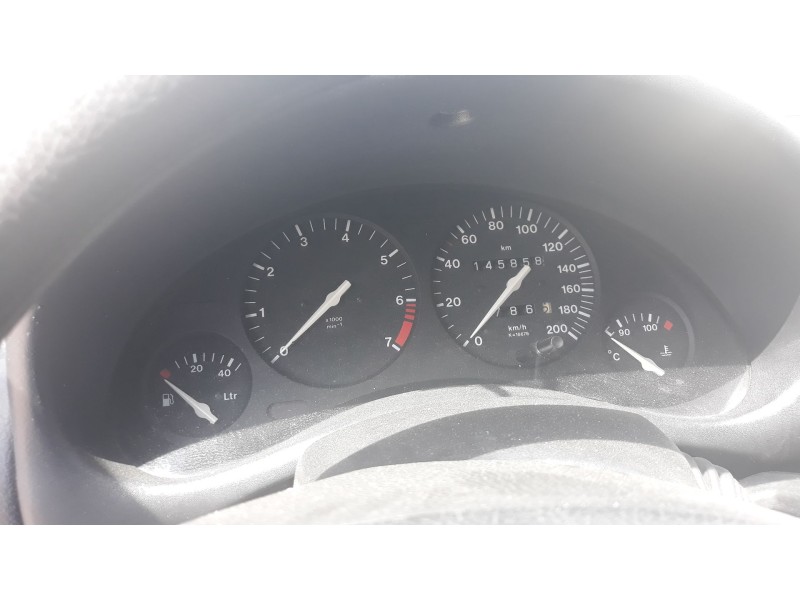 opel corsa b del año 1996