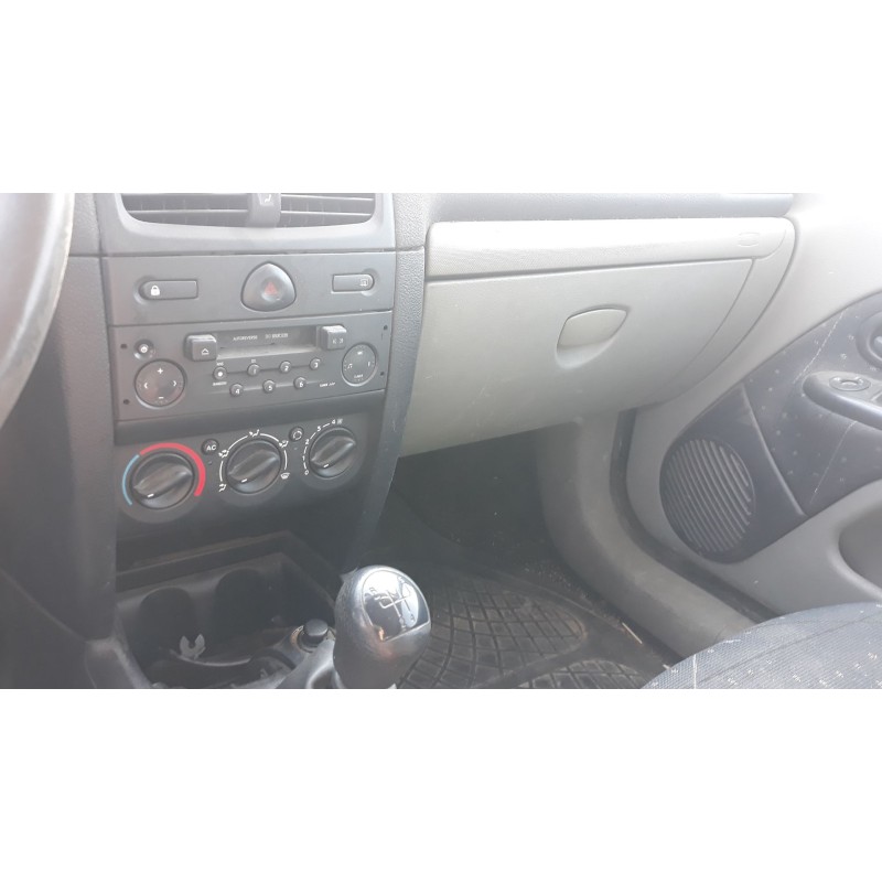 renault clio ii fase ii (b/cb0) del año 2001