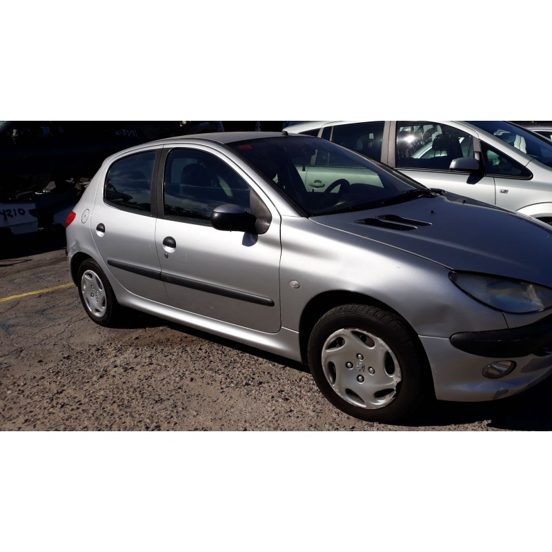 peugeot 206 berlina del año 2001