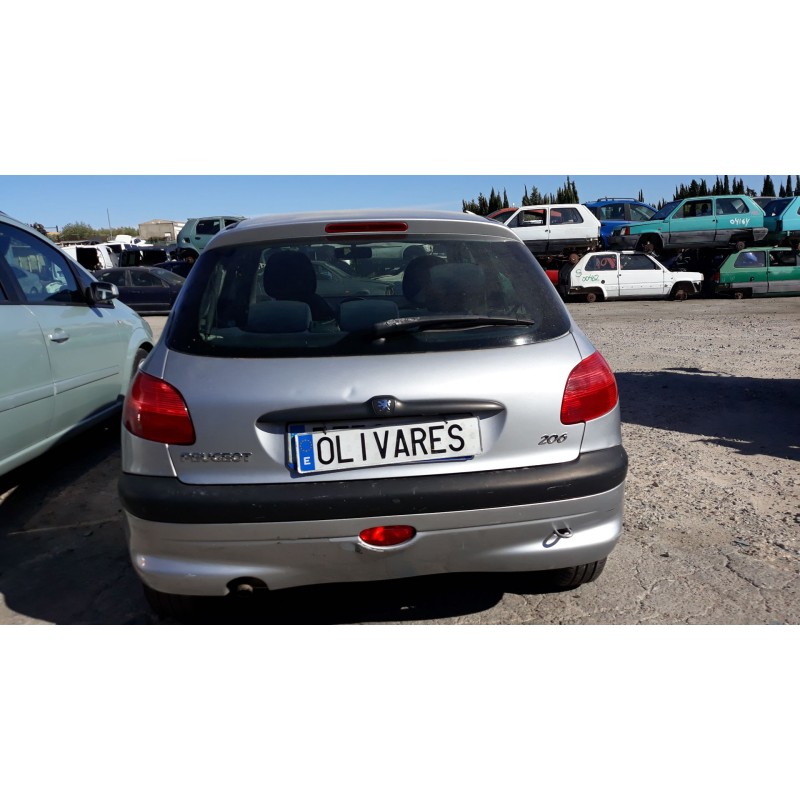 peugeot 206 berlina del año 2001