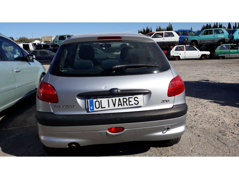 peugeot 206 berlina del año 2001