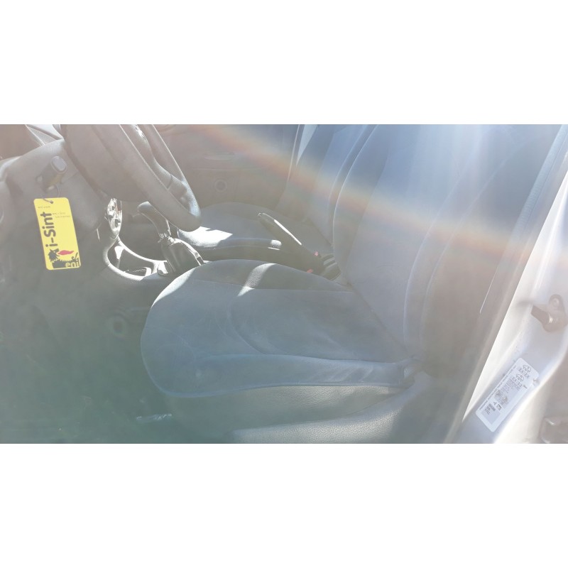 peugeot 206 berlina del año 2001