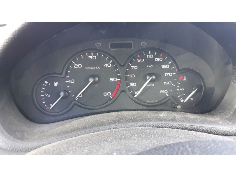 peugeot 206 berlina del año 2001